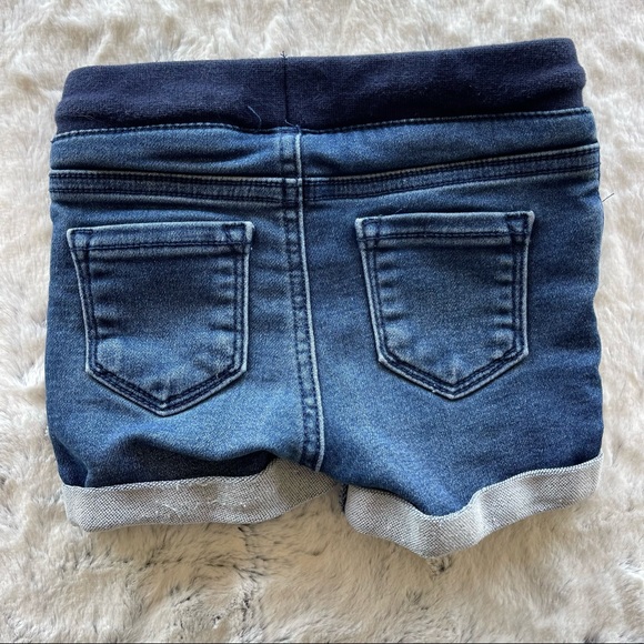 Bundle of 2 Shorts  and 1 Skirt for a 3T old Girl - Picture 13 of 13